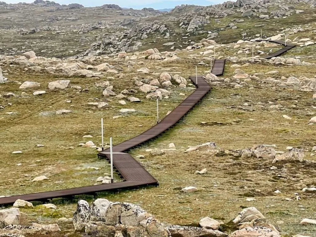 walk to Hike up Mount Kosciuszko
